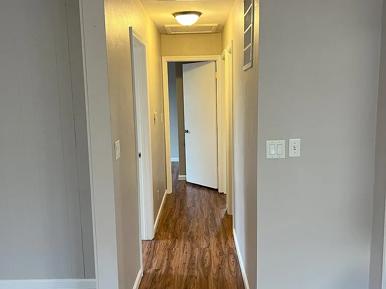 4 Squire Ct — Photo 3