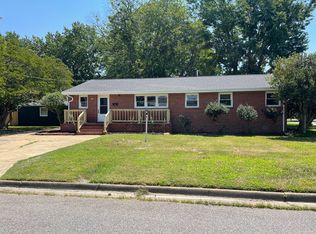 4 Rexford Dr, Newport News, VA 23608
