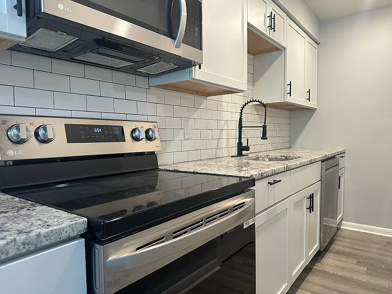 314 Oak St #5 — Photo 16