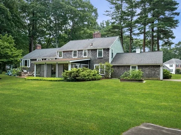 50 Grey Ln, Lynnfield, MA 01940