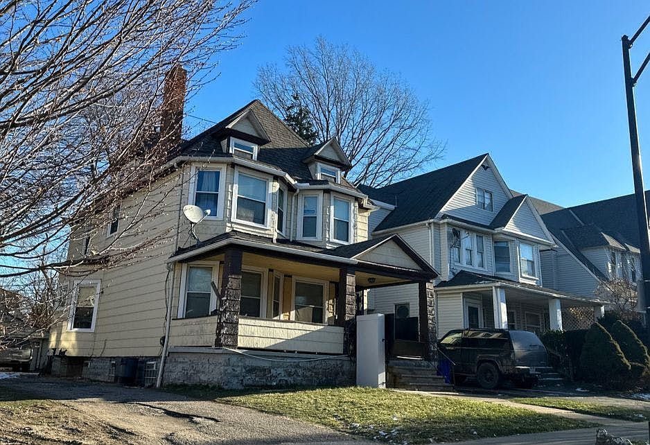 2nd image of 1871 Knowles St