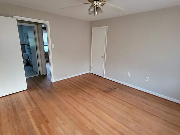 2nd image of 418 Linden St APT E