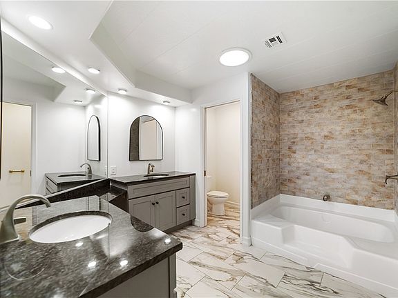 5th image of 215 Lakepark Dr
