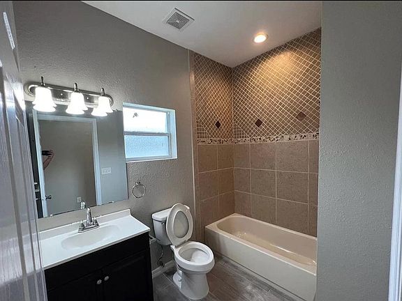 4th image of 3298 Tallwood Dr