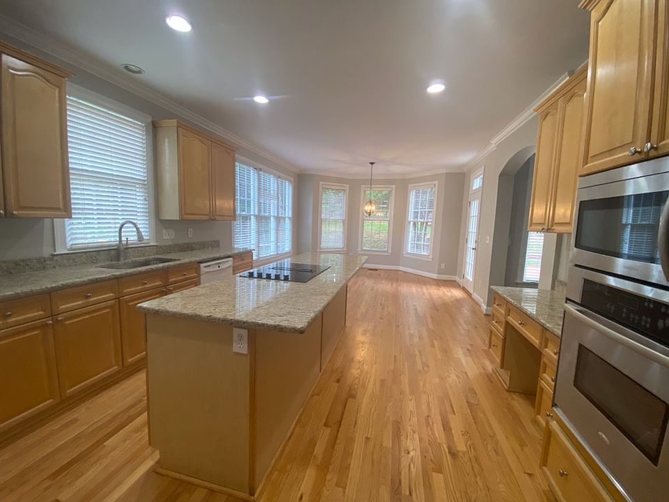 2nd image of 3506 Rhett Butler Pl