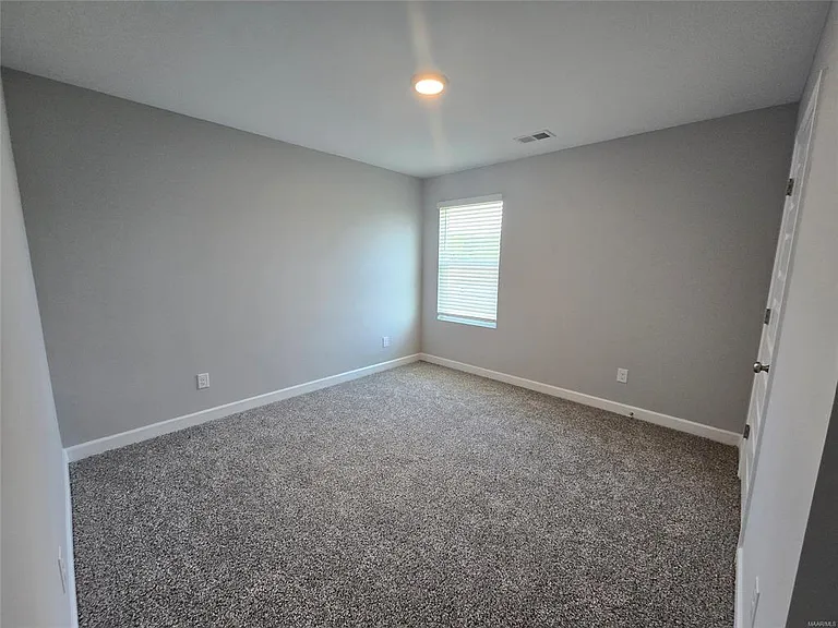 1010 Garden Ln — Photo 18