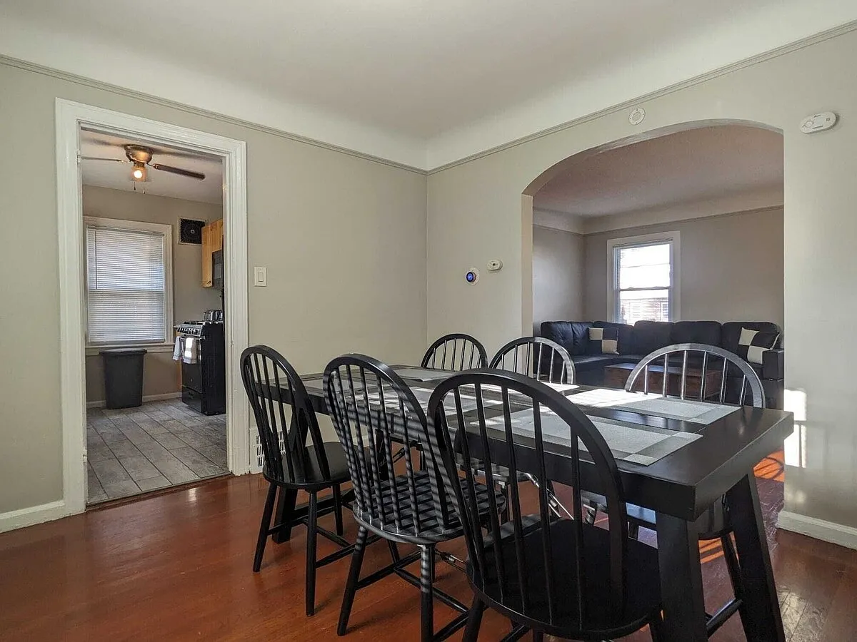 3 bed, $2,500 — Photo 4