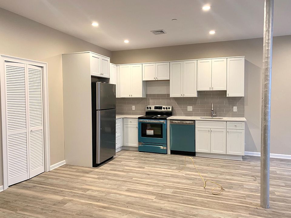 1st image of 1 Munroe St Suite 1