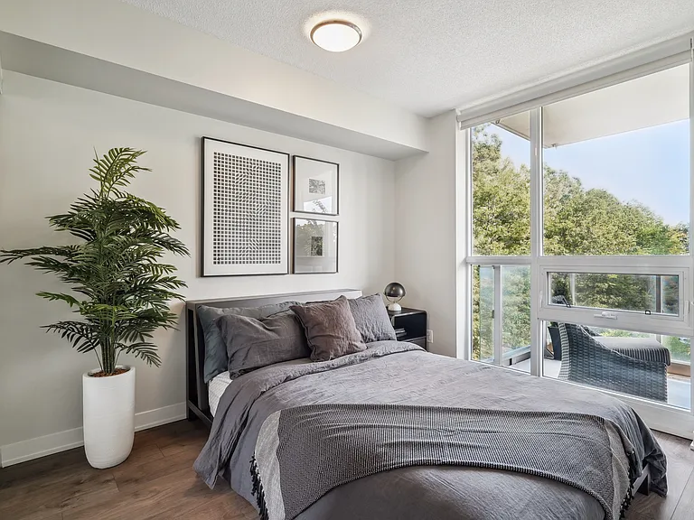 123 Parkway Forest Dr — Photo 6