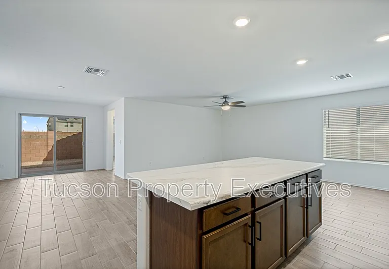 10657 S Astraia Dr — Photo 6