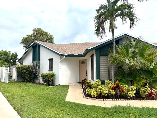 9727 Sunny Isles Cir, Boca Raton, FL 33428
