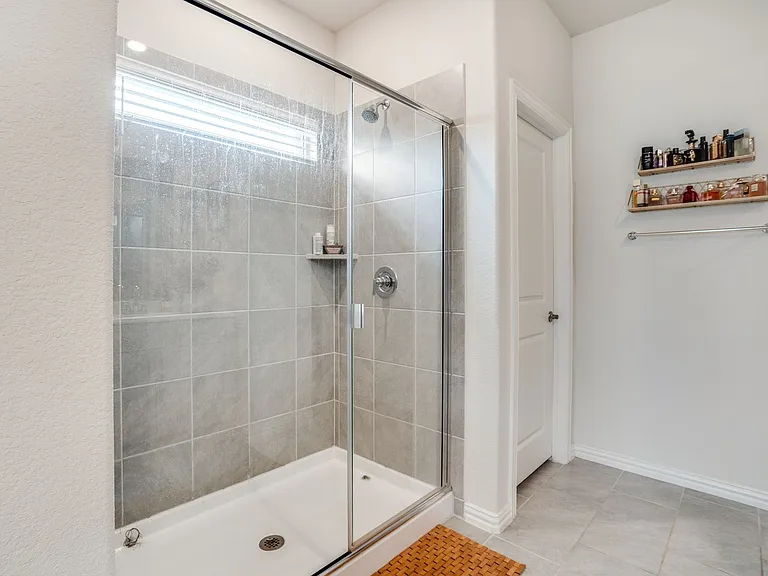 2401 Linto St — Photo 12