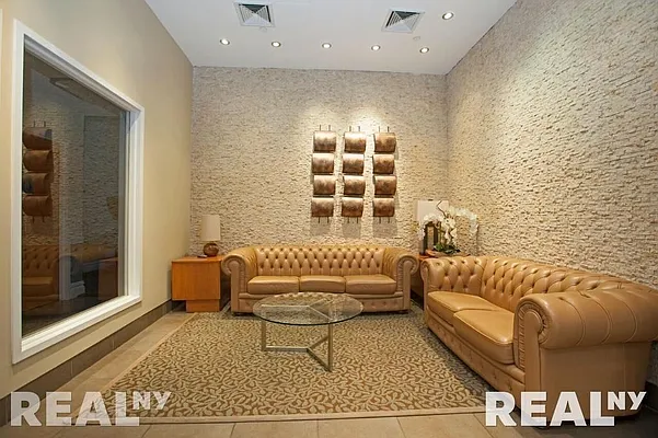 Rented by REAL New York | media 26