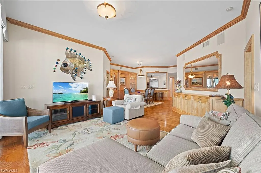 2 bed, 2.5 bath, 2170 sqft, $25,000 — Photo 4