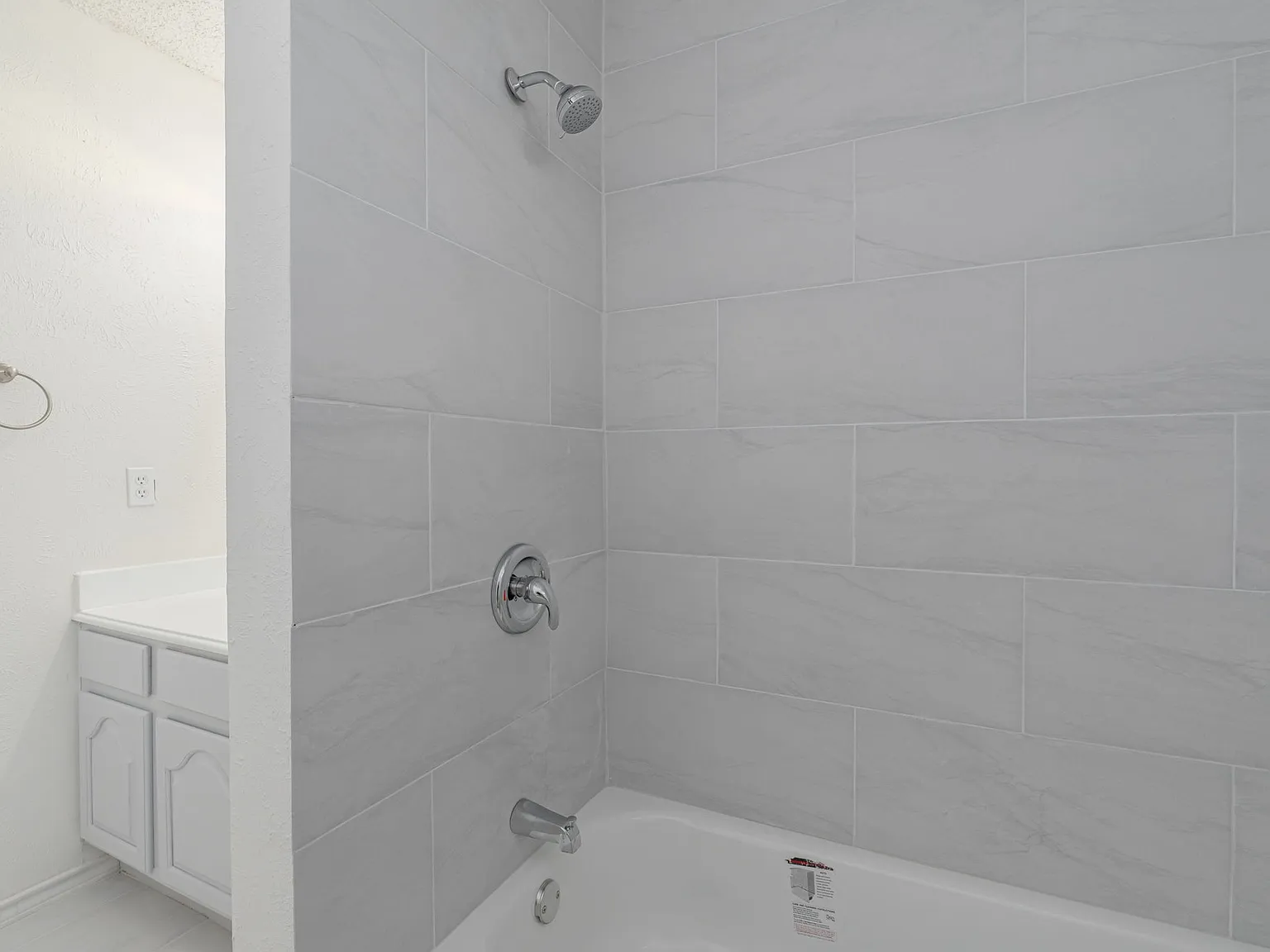 3 bed, 2035 sqft, $3,000 — Photo 1