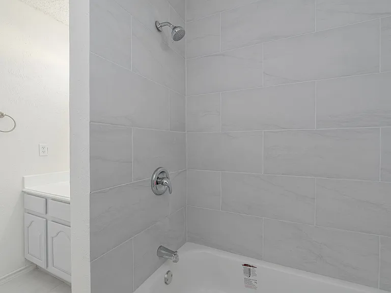 1905 Shady Ln — Photo 1