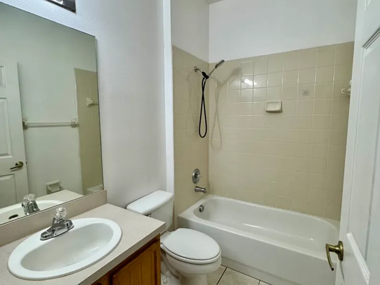 818 Hilly Bend Dr — Photo 15