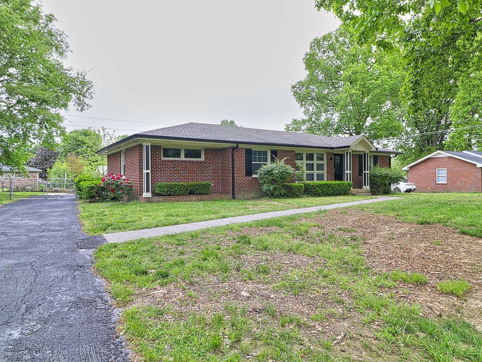 1st image of 205 Maxwell Dr