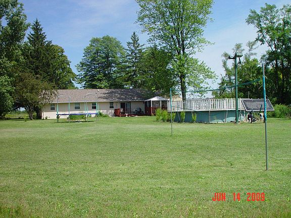2 year old 24' pool with aluminum decking