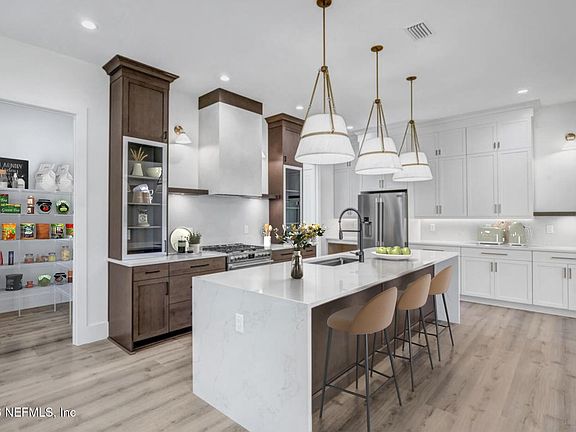 5th image of 909 EAGLE Drive