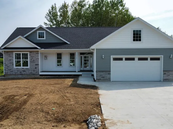 4705 Owl View Dr, Traverse City, MI 49684