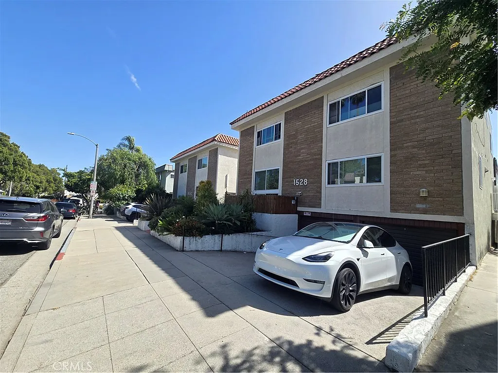 Building Photo - 1528 Berkeley St