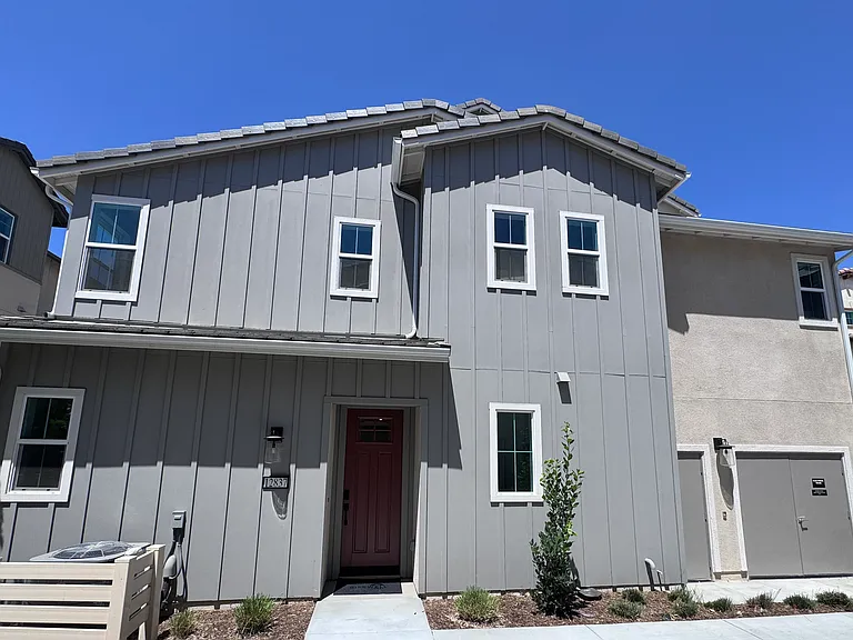 12837 Auburn Dr — Photo 1