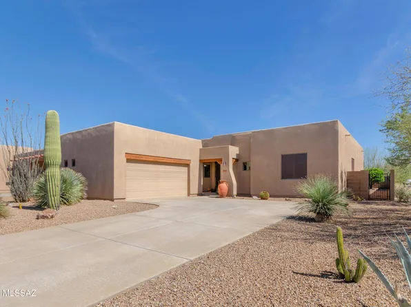 8136 N Night Pony Dr, Tucson, AZ 85743