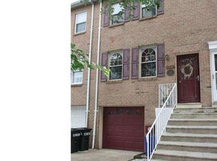 9948 S Canterbury Rd, Philadelphia, PA 19114