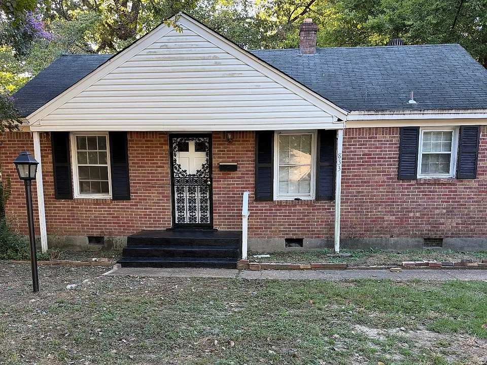833 Saint Nick Dr