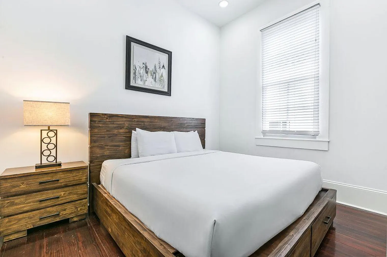 2 bed, 3.0 bath, 1044 sqft, $6,163 — Photo 4