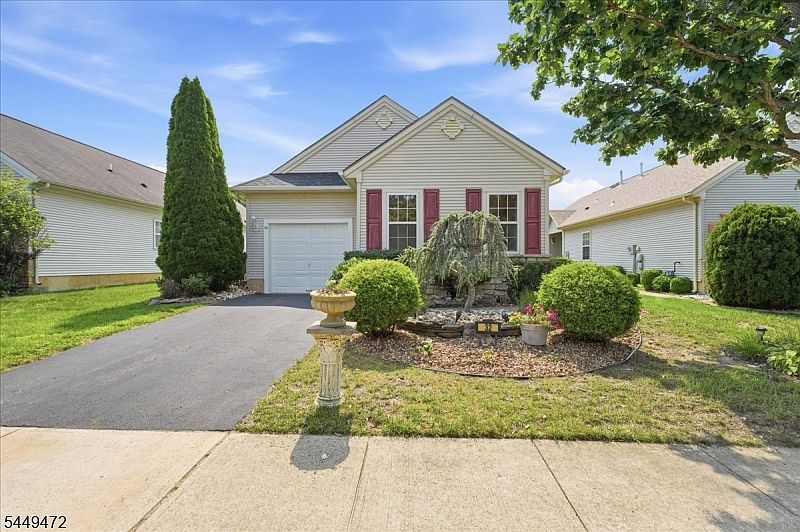 1st image of 32 Gabriella Cir