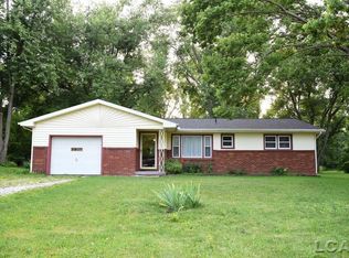 2382 W Clearview Dr, Adrian, MI 49221