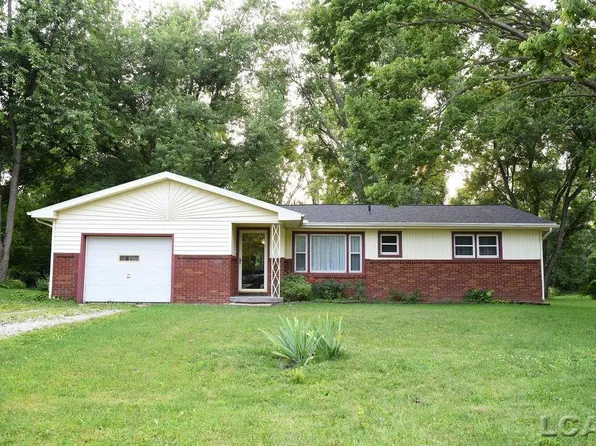 2382 W Clearview Dr, Adrian, MI 49221