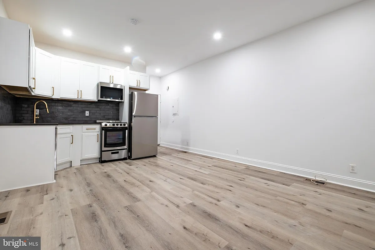Building Photo - 1805 Chestnut St #1