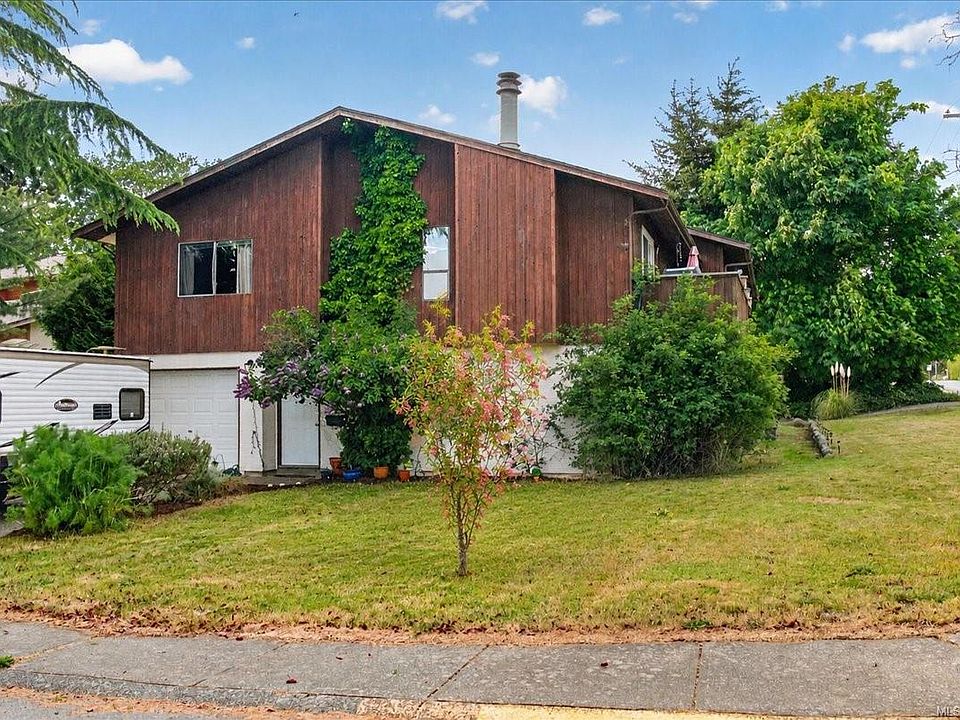 1st image of 700 Stancombe Pl