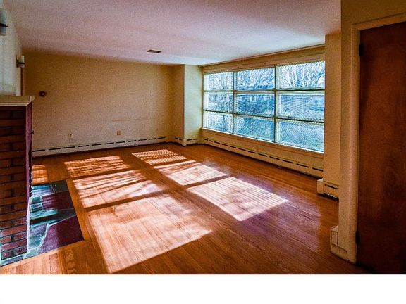 5th image of 703 Sonora Ave