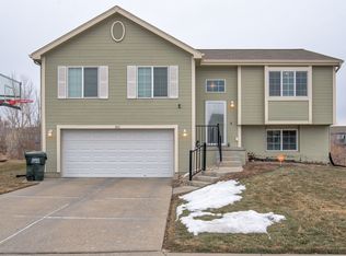 7411 N 76th Ave, Omaha, NE 68122
