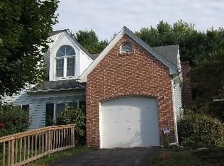 3247 Glengreen Dr, Lancaster, PA 17601