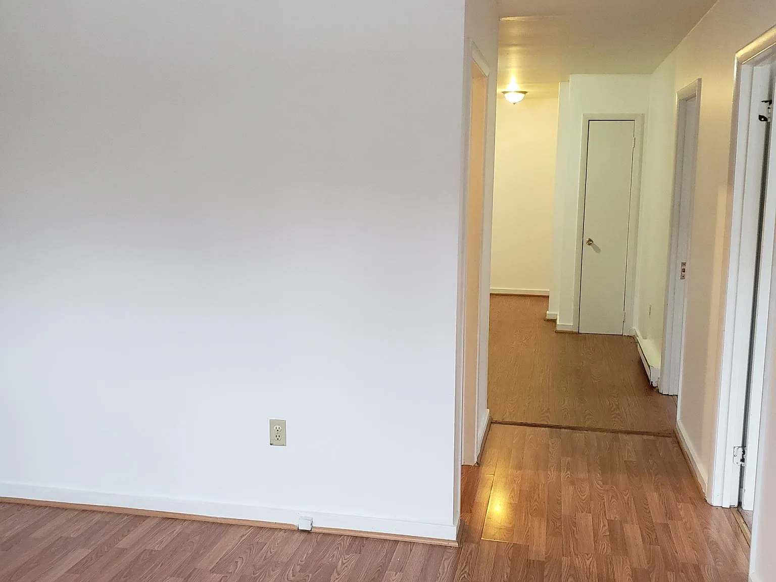 3 bed, $1,200 — Photo 2