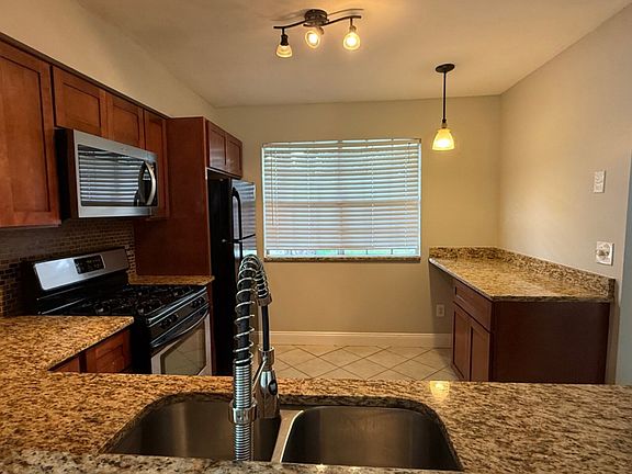 4th image of 1332 Landry Cir