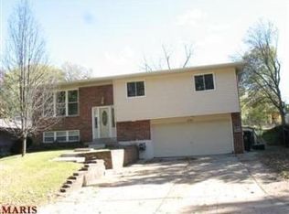 2328 Rosegarden Dr, Saint Louis, MO 63125