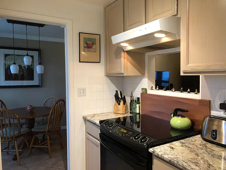 2105 Kuhn St — Photo 1