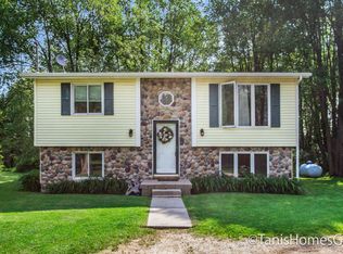 7960 Belding Rd NE, Rockford, MI 49341