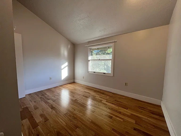 2407 NE Skidmore St — Photo 9