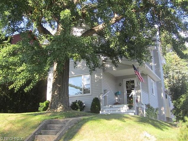 1st image of 194 Vine Ave