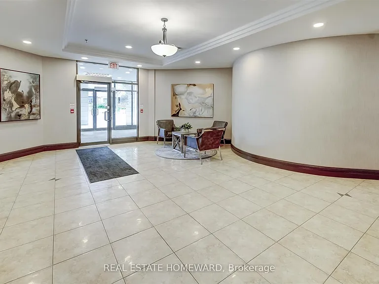 1733 Queen St E #513 — Photo 14