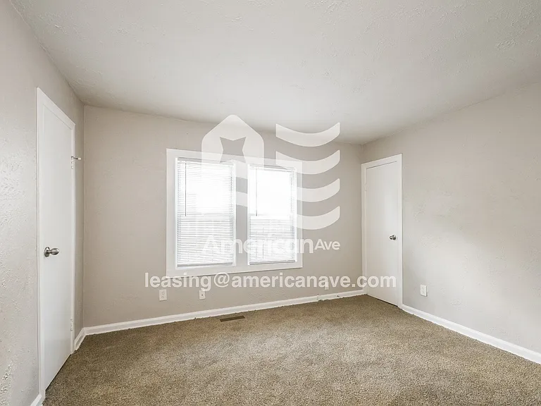 1525257_010_wm_-_main_bedroom_12991472.jpg