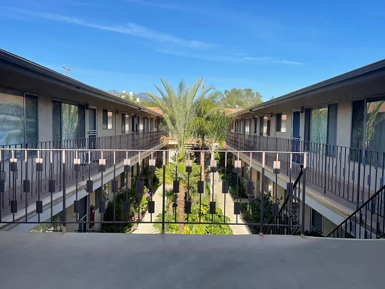 4425 Ocean View Blvd #8 — Photo 19