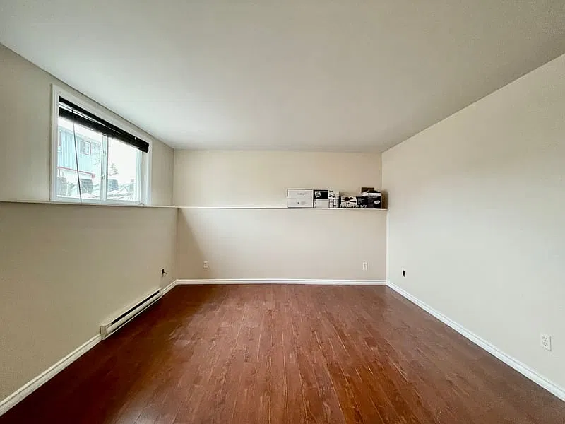 897 Notre Dame St Unit 11 — Photo 4